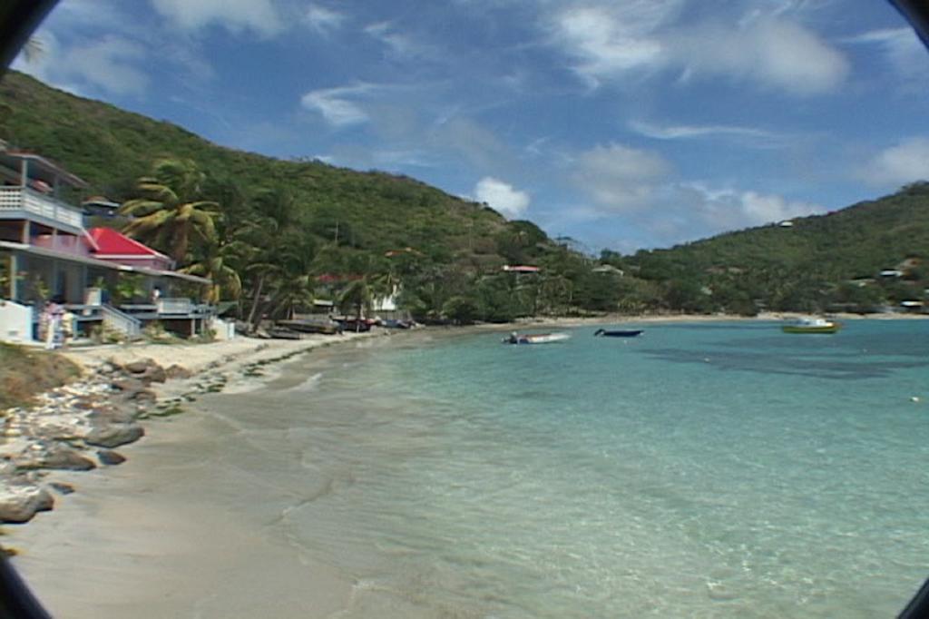 Bequia Beachfront Villa Hotel Friendship ภายนอก รูปภาพ