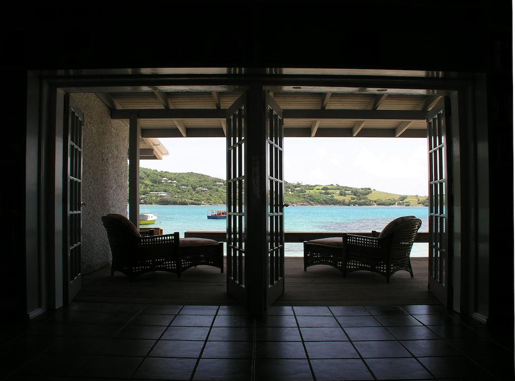 Bequia Beachfront Villa Hotel Friendship ภายนอก รูปภาพ