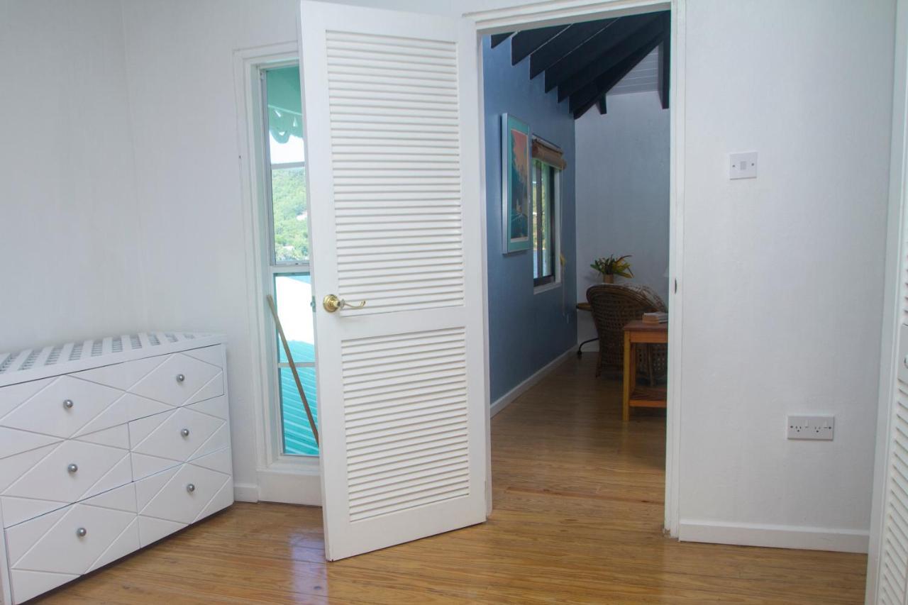 Bequia Beachfront Villa Hotel Friendship ภายนอก รูปภาพ