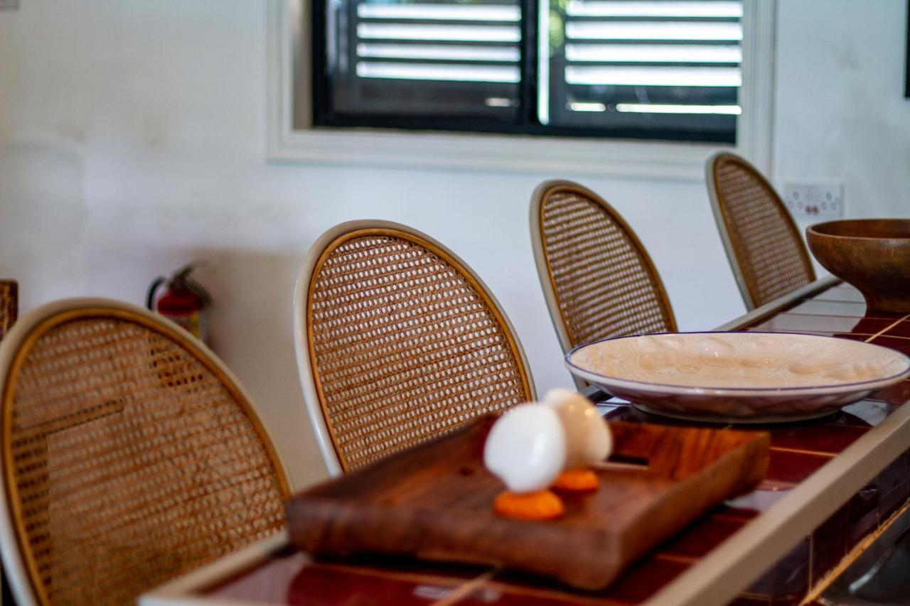 Bequia Beachfront Villa Hotel Friendship ภายนอก รูปภาพ